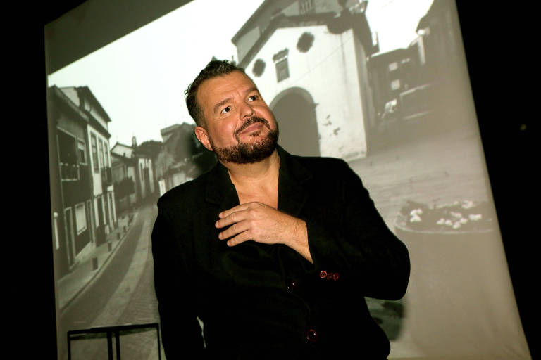 O ator Expedito Araújo em leitura da peca 'Chovem Amores na Rua do Matador', no teatro Sérgio Cardoso