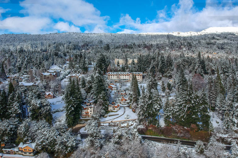 Bariloche oferece atividades ao ar livre no inverno e verão