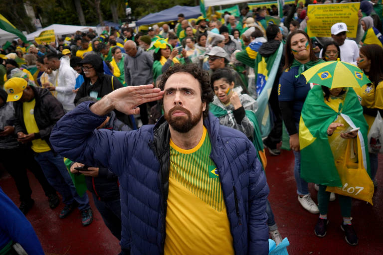 Golpistas fazem atos em frente a quartéis pelo país após derrota de Bolsonaro