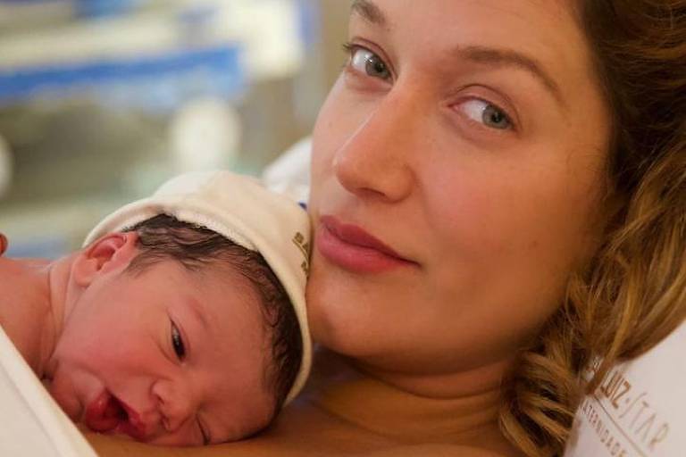 'Não existe vida sem anestesia', diz Gabi Pugliesi após induzir parto normal