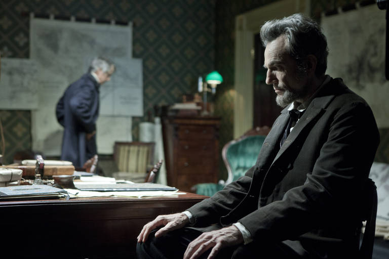 O ator Daniel Day-Lewis em cena do filme "Lincoln"