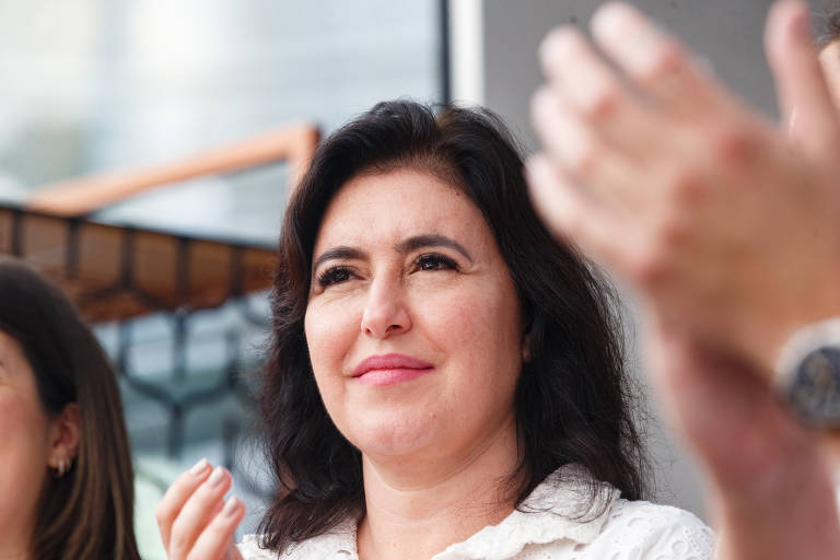 Para o Ministério da Agricultura, um nome agora recorrente é o da senadora Simone Tebet (MDB). Terceira colocada na disputa à Presidência no primeiro turno, ela apoiou a campanha e sua presença no ministério de Lula é encarada como uma certeza