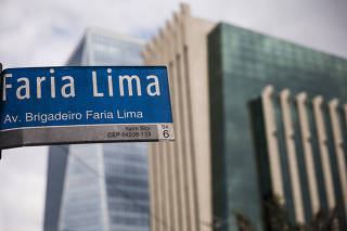 Placa de endereço da avenida Brigadeiro Faria Lima