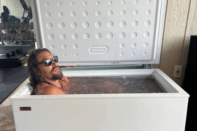 Banho de gelo atrai famosos e anônimos e chega a custar até R$ 25 mil