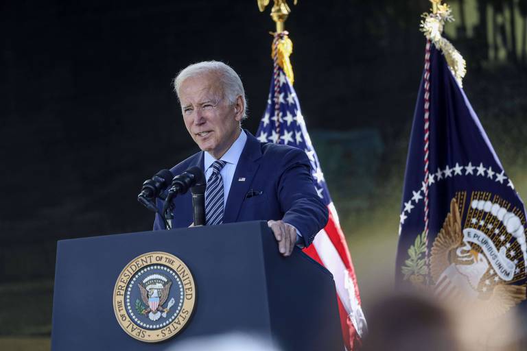 O presidente Joe Biden discursa em evento em Carlsbad, na Califórnia