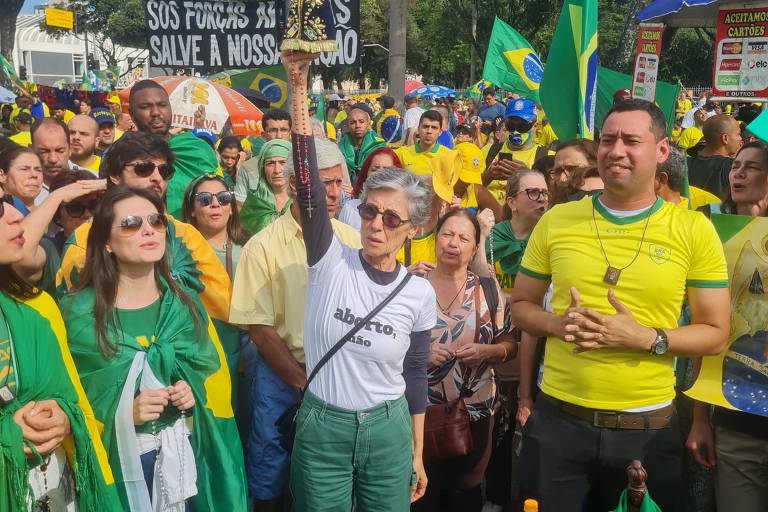Cássia Kis em manifestação golpista no Rio de Janeiro