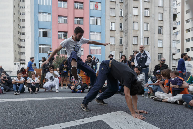 Manifestantes fazem ato contra ações da Polícia Civil na cracolândia