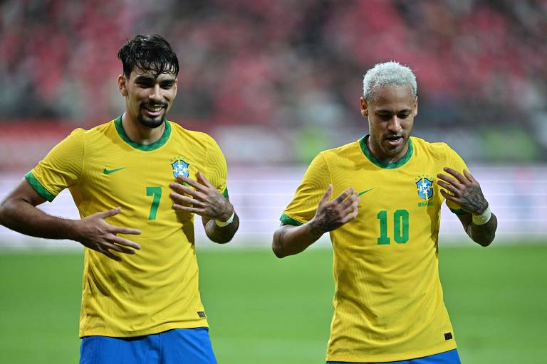 Neymar (à dir) e Lucas Paquetá comemoram gol da seleção brasileira contra a Coreia do Sul