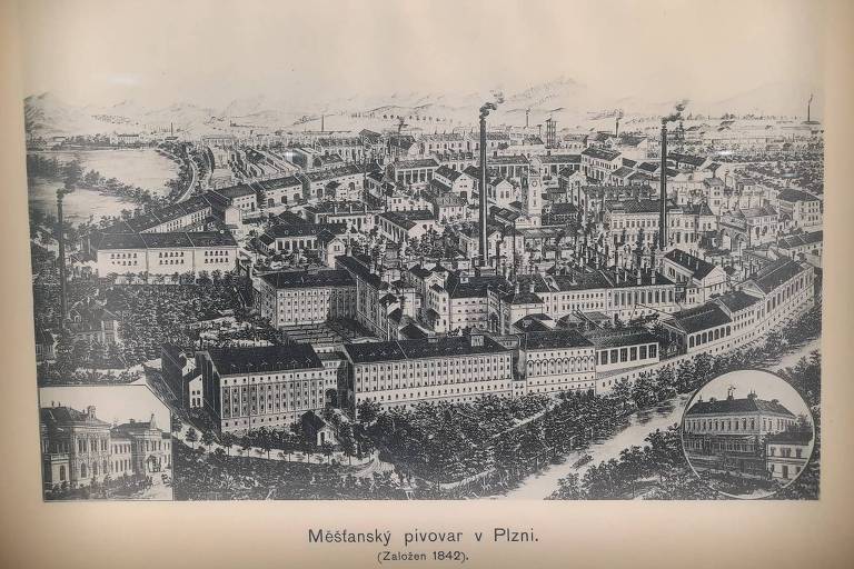 Imagem da Pilsner Urquell em 1842, ano da fundação da cervejaria em Plzen, na República Tcheca
