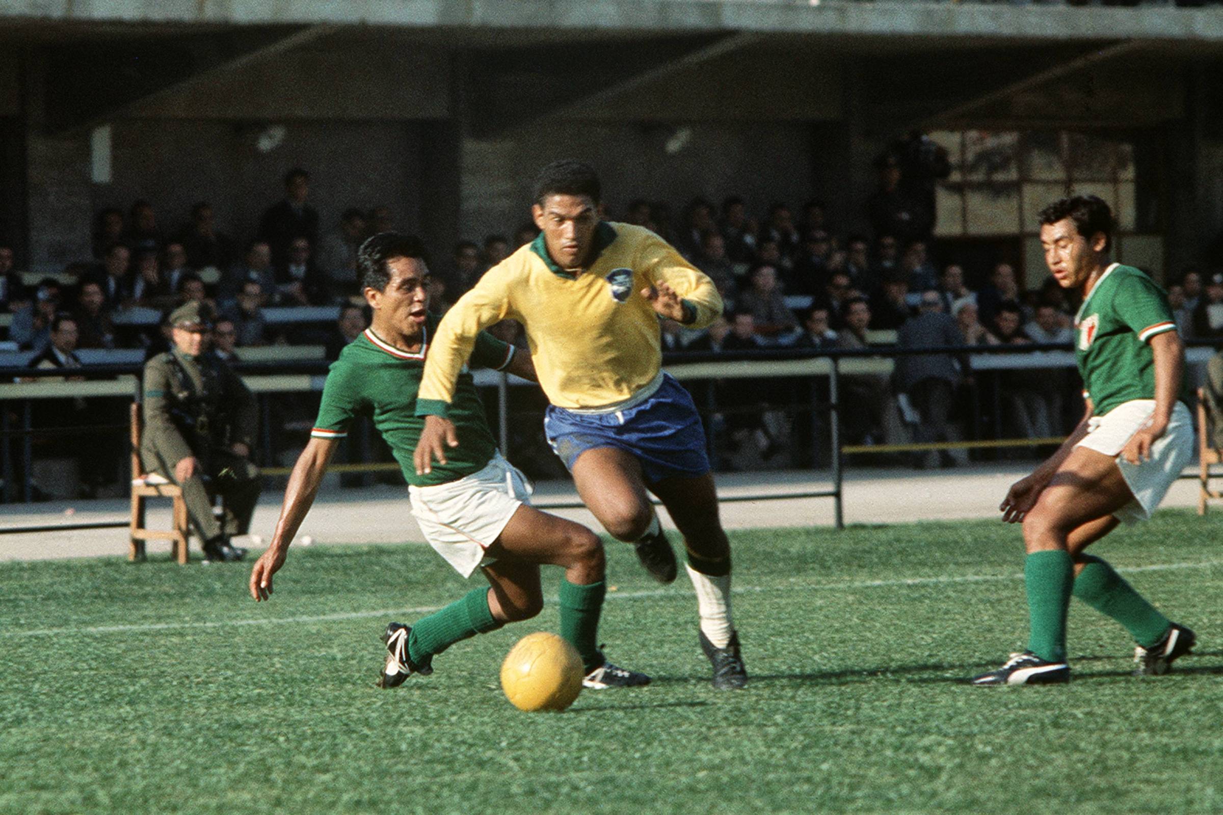 Rares photos de Pelé et Garrincha : un journal français organise une vente aux enchères – 11/08/2022 – Esporte