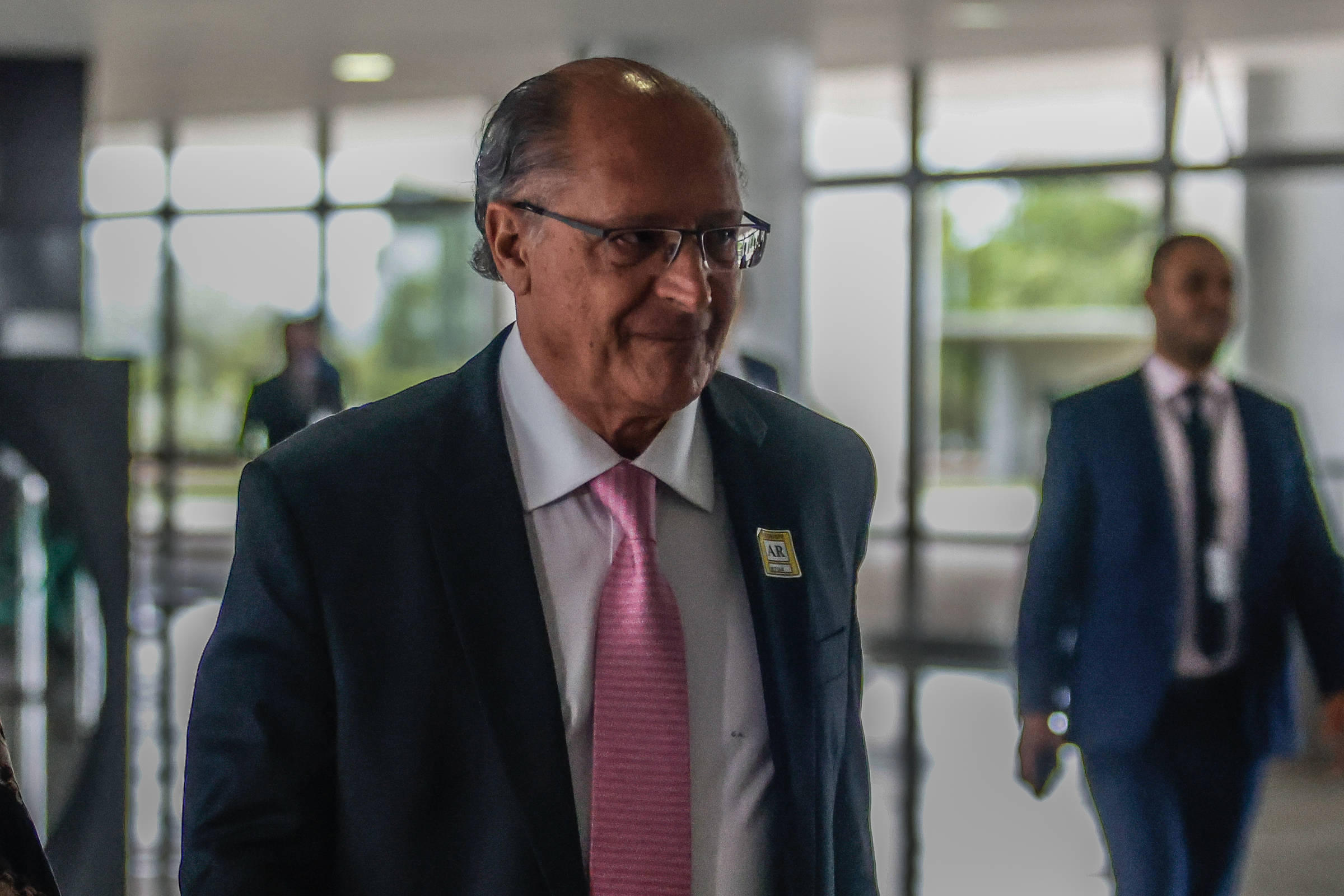 PF detém dois homens por ofensa a Alckmin e desacato a seguranças do vice eleito