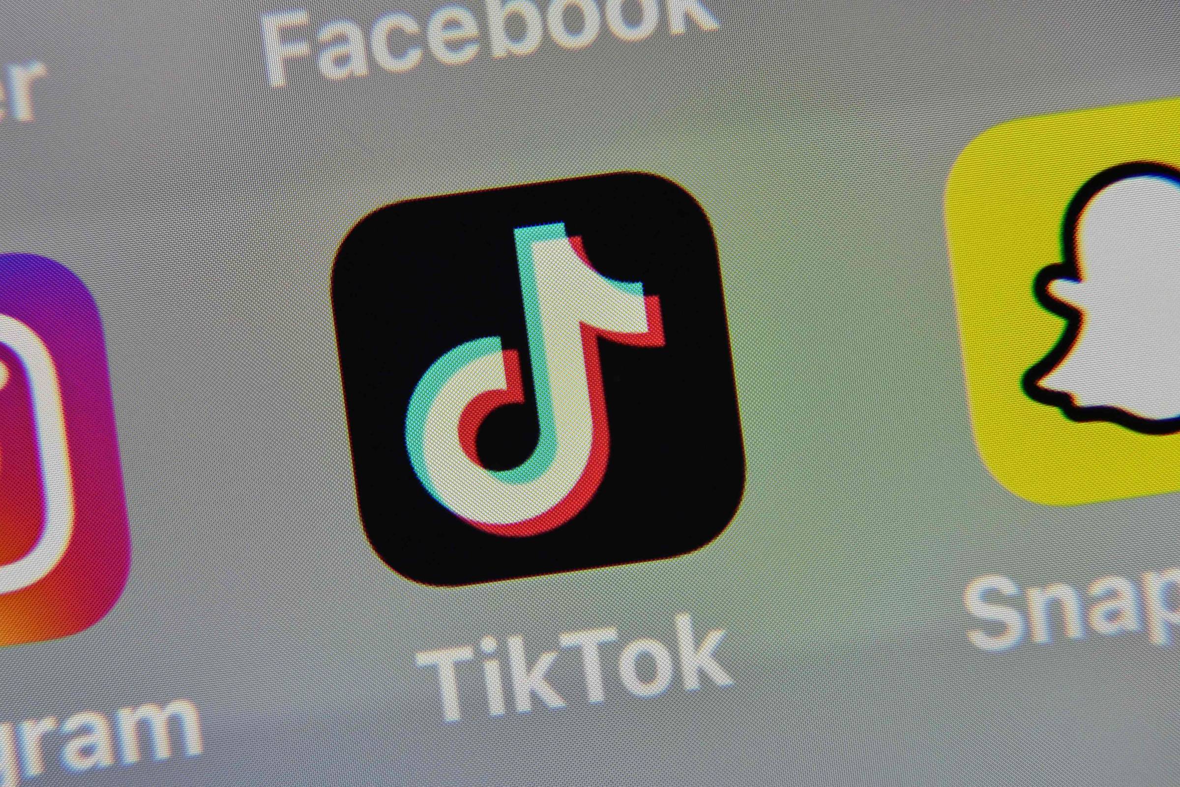 Legisladores Dos EUA Anunciam Proposta Para Banir O TikTok - 14/12/2022 ...