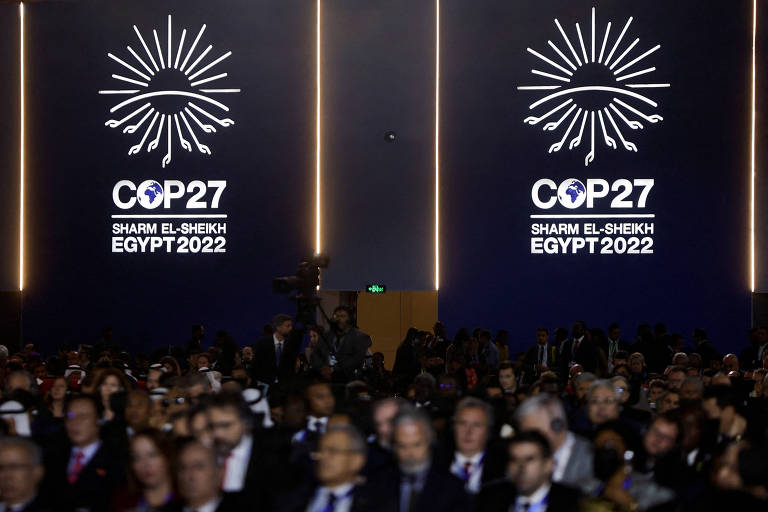 Auditório de conferência da COP27 em Sharm el-Sheikh, no Egito, onde 110 nações discutem as medidas para conter a crise climática