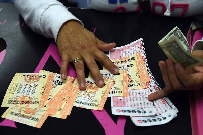Único apostador ganha prêmio de R$ 10,3 bilhões na loteria americana