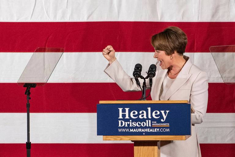 Maura Healey, governadora eleita do Massachussetts, celebra vitória no hotel Copley Plaza, em Boston