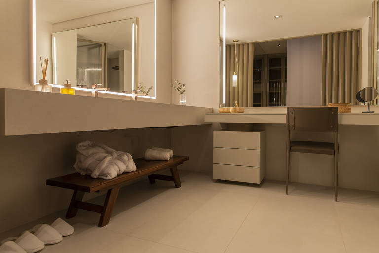 Banheiro da suíte master do apartamento decorado no novo empreendimento imobiliário que esta sendo reformado no prédio do antigo Hotel Glória