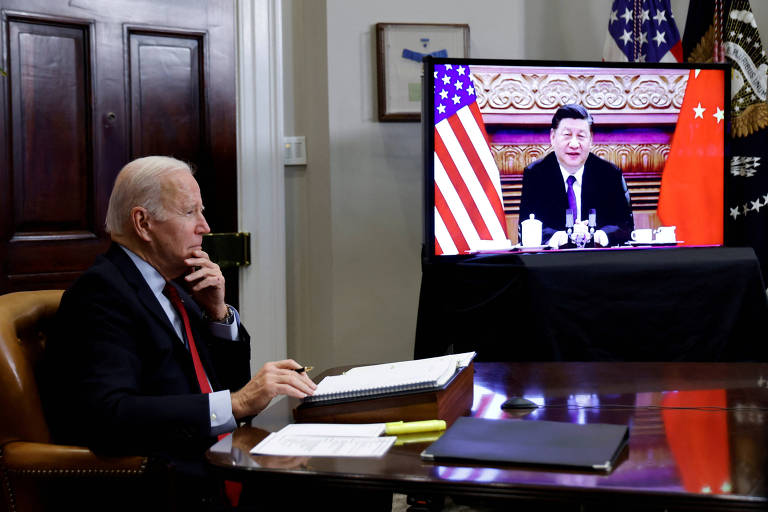Biden, na Casa Branca, fala com Xi, em Pequim, em videoconferência realizada há um ano