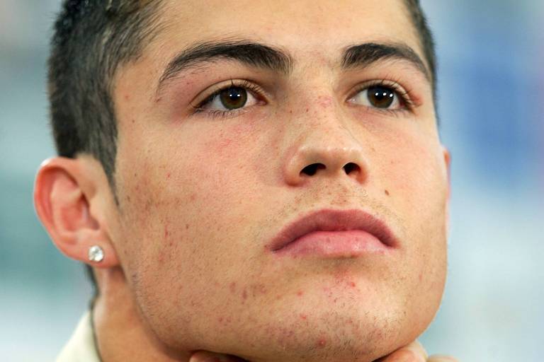 Alvo de bullying, Cristiano Ronaldo pensou em largar o futebol na adolescência