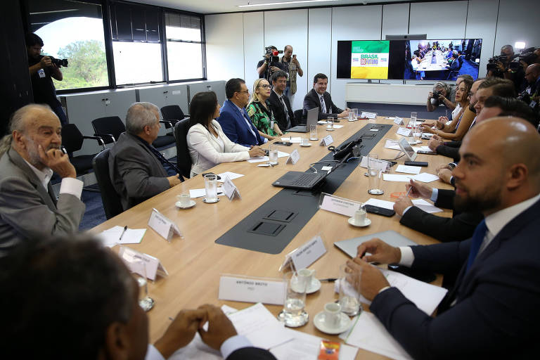 Parlamentares, presidentes de partidos e lideranças políticas participam de reunião do Conselho Político do governo de Transição, no CCBB (Centro Cultural Banco do Brasil)