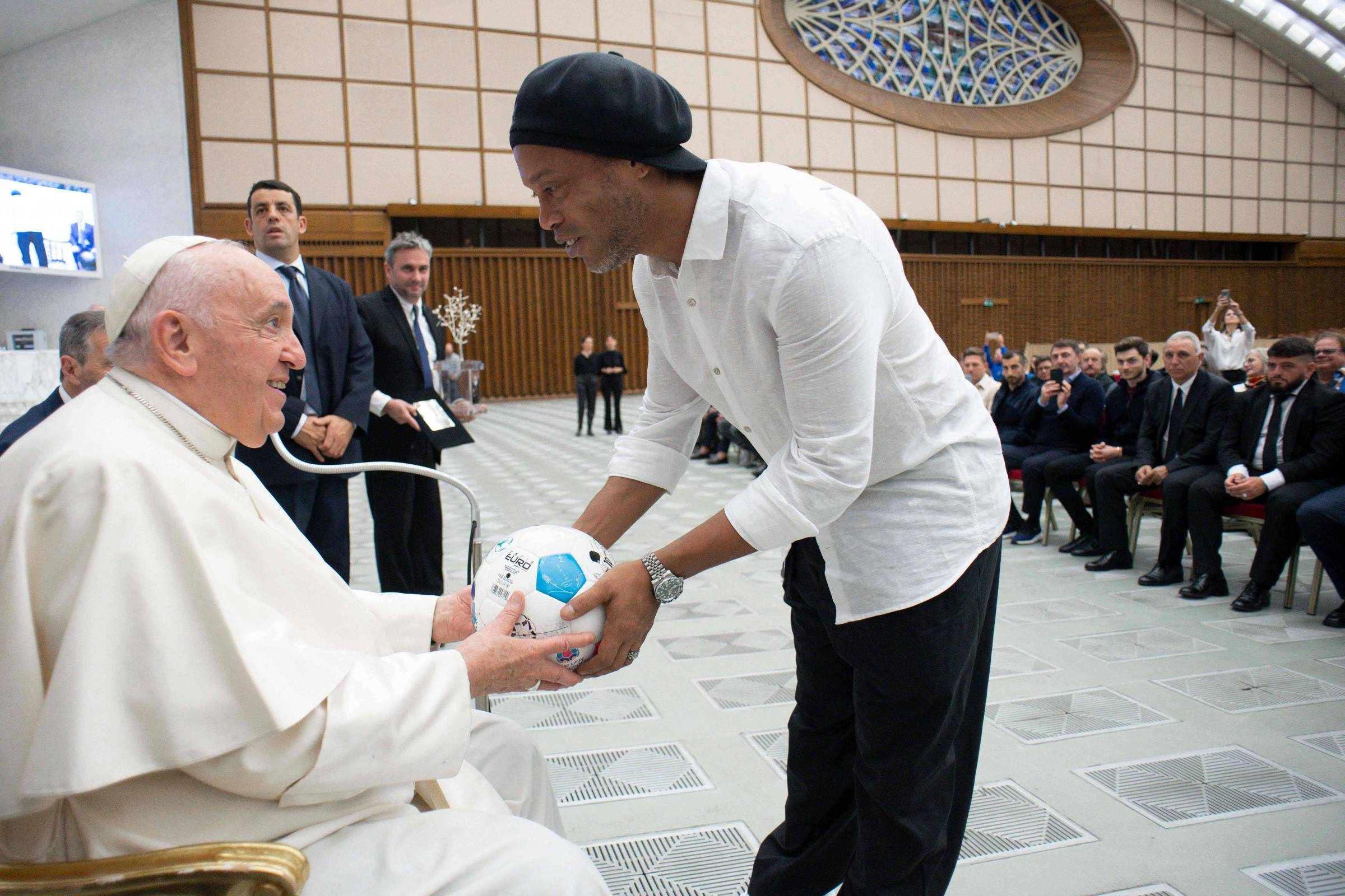 Vaticano tem relação de oito décadas com o futebol, estreitada por Francisco