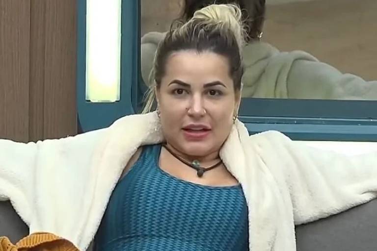 A Fazenda 14: Deolane Bezerra promete mais uma vez que irá agredir Bárbara Borges fora do reality