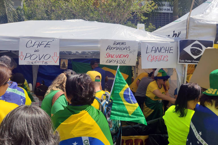Bolsonaristas promovem atos antidemocráticos em SP, Rio e Brasília em 15 de novembro de 2022