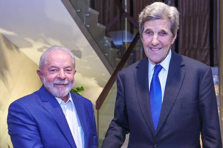 O presidente eleito Luiz Inácio Lula da Silva (PT) se encontra com John Kerry, enviado especial dos EUA para a COP27, no Egito