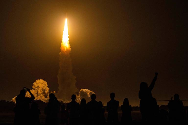 Lançamento da missão Artemis 1 de Cabo Canaveral, na Flórida (EUA), em novembro de 2022