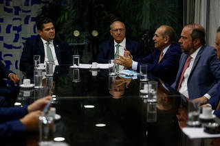 Geraldo Alckmin (PSB) apresenta a minuta da PEC da Transição ao Congresso