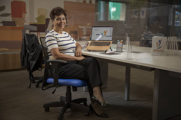 Retrato de Silvia Scagliarini, 58, ela é fundadora da Vivmais, empresa de bem estar para pessoas mais velhas. Ela tem um app, que conecta o profissional  à pessoa que precisa do serviço, como terapia, fisioterapia ou acompanhamento para ir em uma consulta