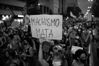 Manifestação na avenida Paulista no Dia das Mulheres