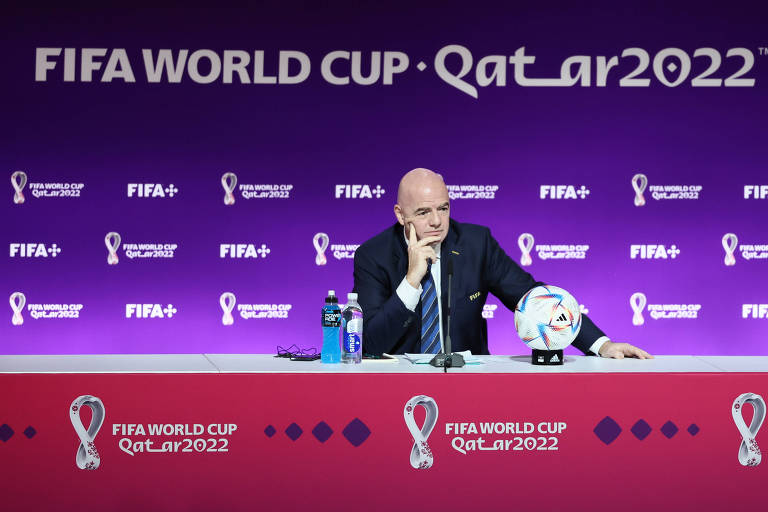 Presidente da Fifa, Gianni Infantino, durante entrevista neste sábado, no Qatar
