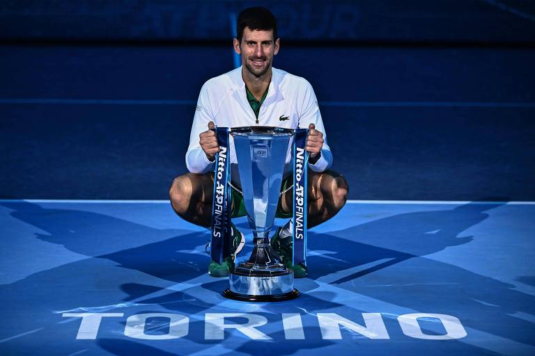 Djokovic é campeão do ATP Finals pela sexta vez e iguala recorde de Federer
