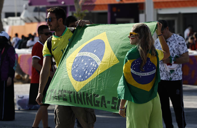 Seleção do Irã canta hino antes de partida contra Gales - 25/11/2022 -  Esporte - Folha