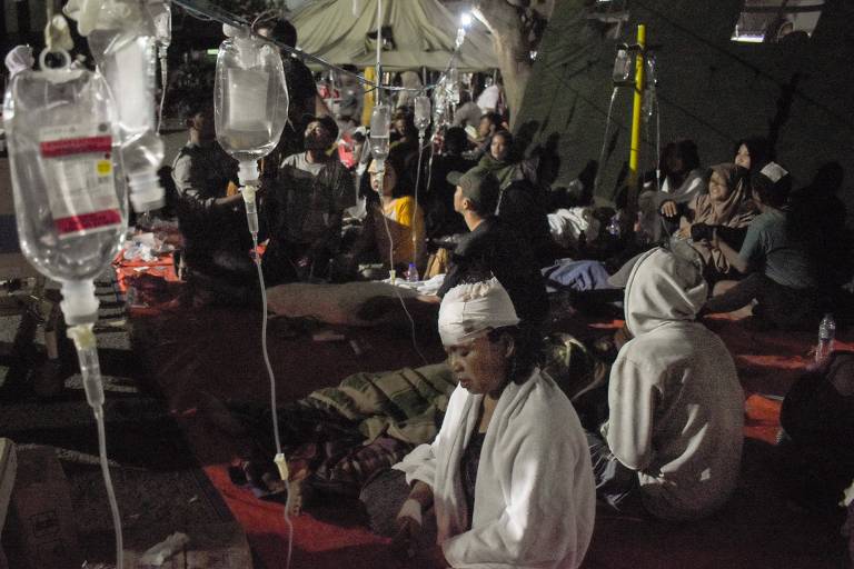 Terremoto na Indonésia deixa ao menos 252 mortos e 377 feridos, diz governo local