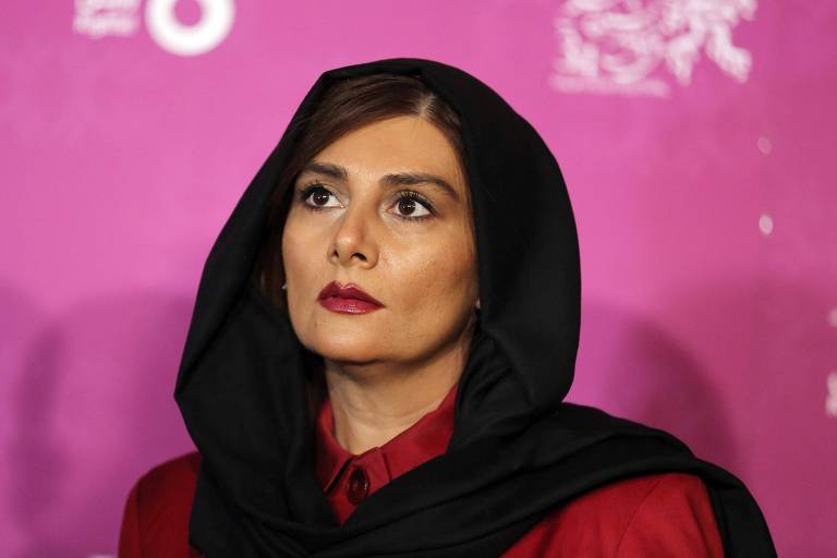 A atriz iraniana Hengameh Ghaziani na 34ª edição do festival de Fajr, em Teerã, capital do Irã
