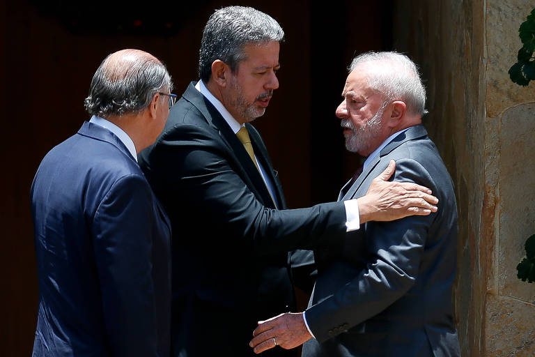 O presidente eleito, Luiz Inácio Lula da Silva (PT), e seu vice, Geraldo Alckmin (PSB), visitam o presidente da Câmara, Arthur Lira