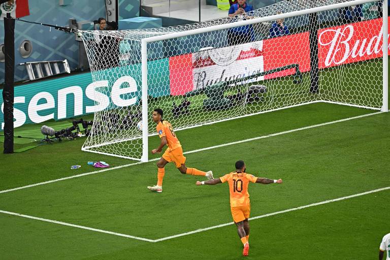 Holanda estreia com vitória em jogo duro contra Senegal