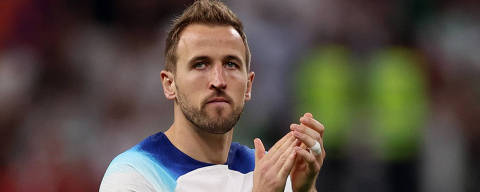 Soccer Football - FIFA World Cup Qatar 2022 - Group B - England v Iran - Khalifa International Stadium, Doha, Qatar - November 21, 2022 England's Harry Kane celebrates after the match REUTERS/Lee Smith