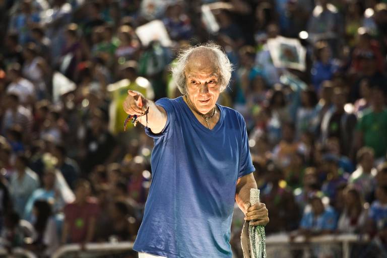 Erasmo Carlos em desfile escola de samba Beija-Flor, na Marquês de Sapucaí, em 2011, em enredo que homenageia Roberto Carlos