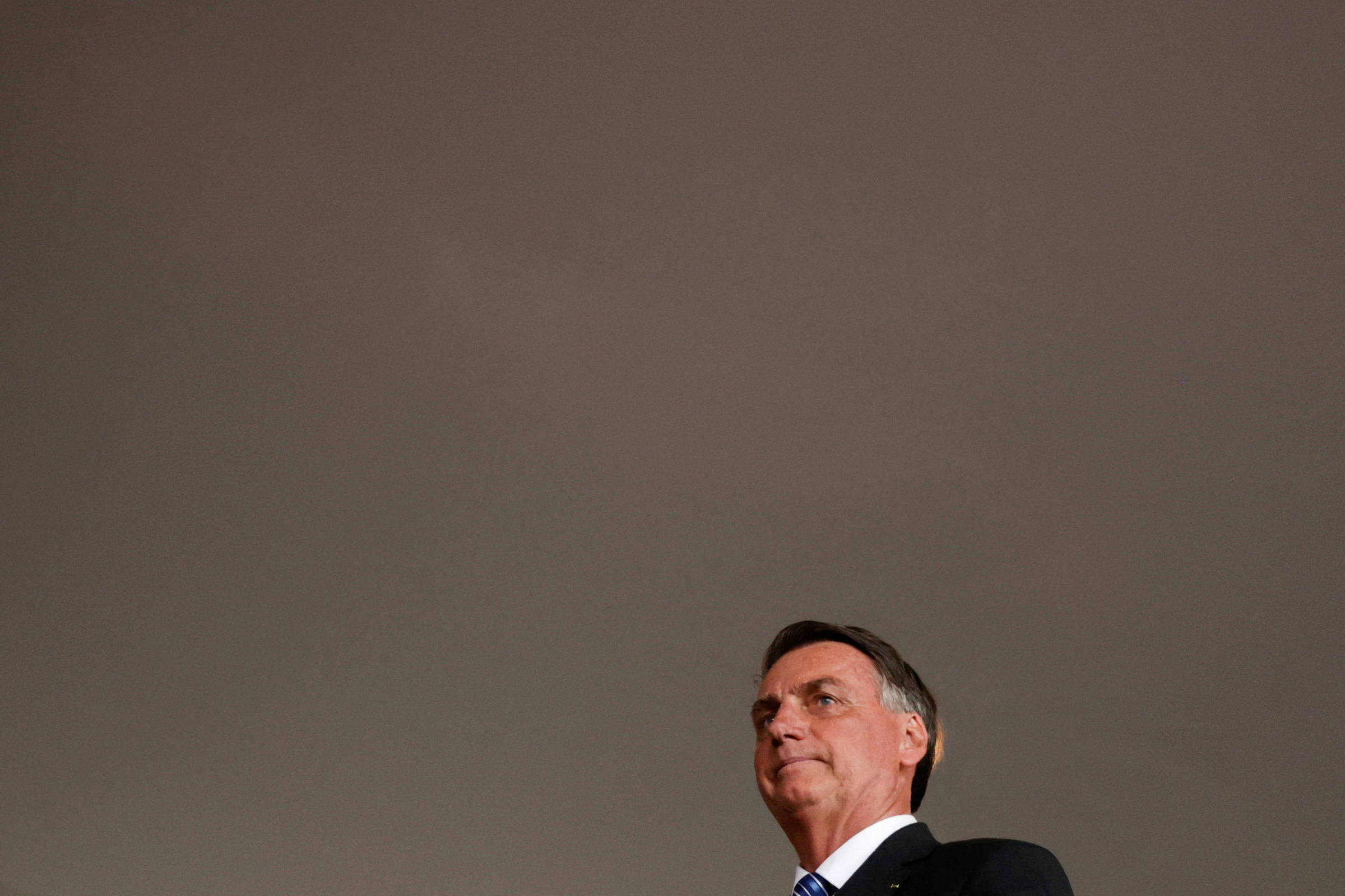 Bolsonaro interrompe reclusão para endossar ação do PL contra urnas