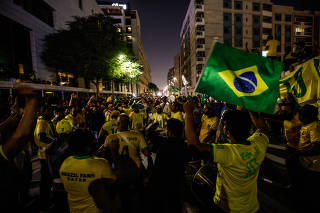 Torcedores recepcionam a seleção brasileira em Doha