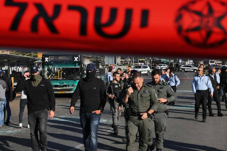 Explosões em pontos de ônibus deixam um morto em Jerusalém