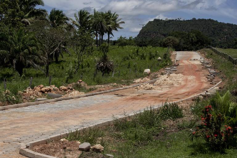 Obra da Codevasf no município de Sítio Novo do Tocantins (TO), que ficou parada por mais de um mês