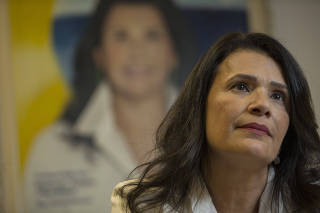 A deputada Valéria Bolsonaro (PL) em seu gabinete na Alesp