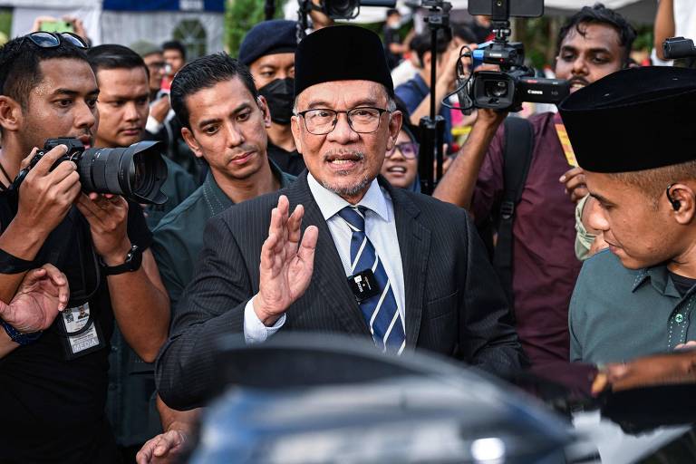 Malásia nomeia como premiê Anwar Ibrahim, que havia 30 anos tentava chegar ao poder