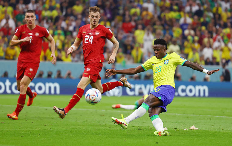 Veja as imagens do jogo Brasil x Sérvia - 24/11/2022 - Esporte - Fotografia  - Folha de S.Paulo