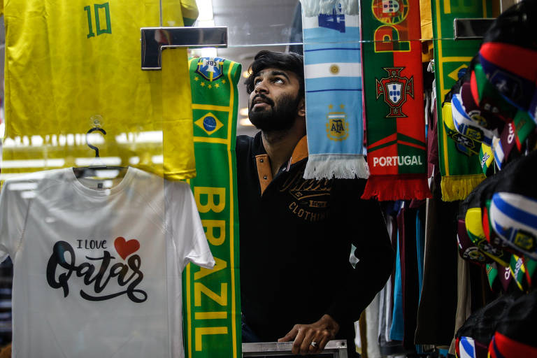 Migrantes no Qatar são fanáticos por Brasil e Argentina