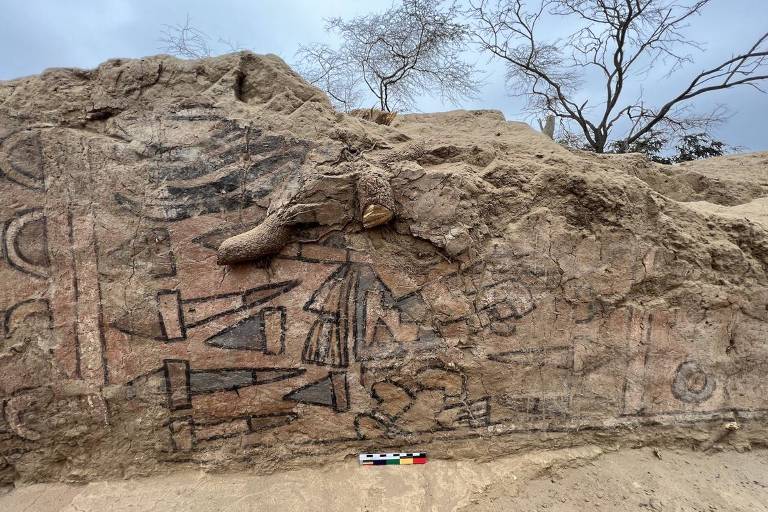 Arqueólogos solucionam mistério e encontram mural com mais de mil anos no Peru