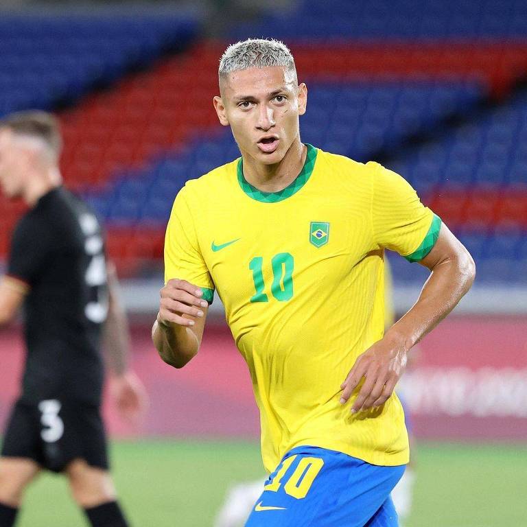 Nome do Brasil no primeiro jogo do Campeonato Mundial de Futebol,  Richarlison é estrela de minidocumentário da Kwai - Diário do Rio de Janeiro